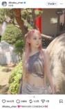 LE SSERAFIM SAKURA、“伝説”のピンクヘアの画像