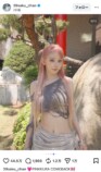 LE SSERAFIM SAKURA、“伝説”のピンクヘアの画像
