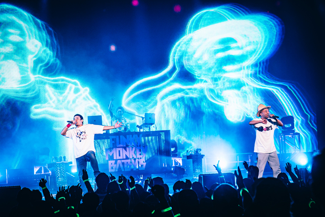 FUNKY MONKEY BΛBY'S ライブ写真