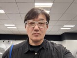 Ray-Ban Metaスマートグラスを着用した様子