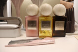 （左から）『KINUJO LuxeJewel』（2万2,000円）、『KINUJO Silk drop milk』（2,600円）、『KINUJO Silk drop oil』（2,970円）、『KINUJO Silk drop multi』（3,400円）、『KINUJO Silky jewel comb』（2,970円）
