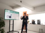 発表会に登壇したアイロボットジャパン・代表取締役社長の山田毅