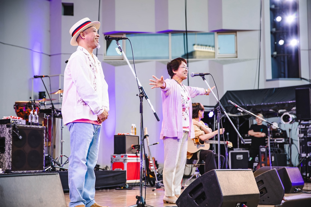 かりゆし58、母の日の大阪野音で“最幸出会大感謝”の宴 「宝物が年々増えていく20年でした」の画像1-2