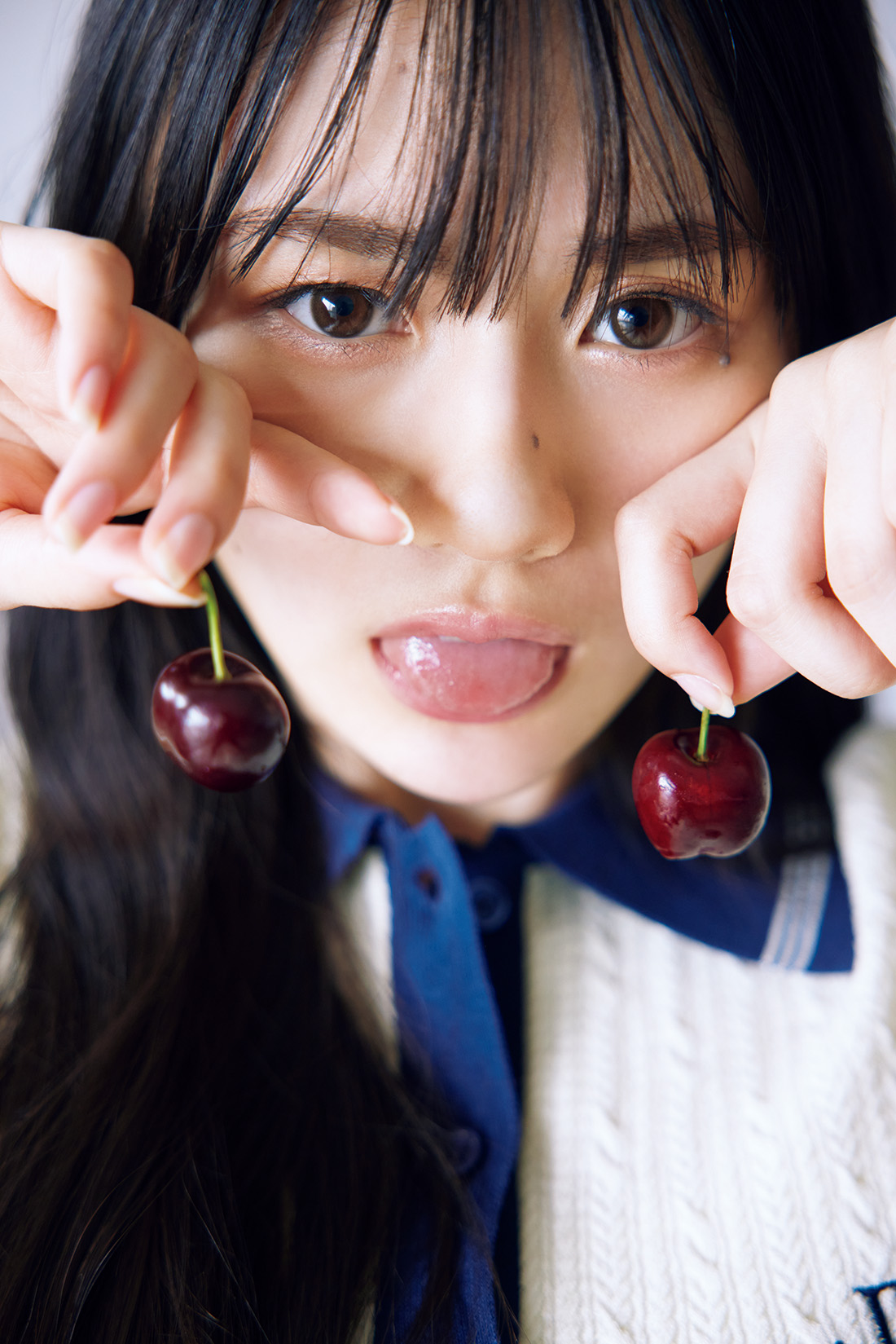川﨑桜 写真集、抽選ミニブック表紙公開