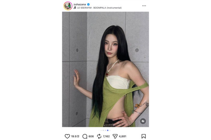 LE SSERAFIM KAZUHA、チューブトップ衣装でスタイル際立つMVオフショット　「美女」「凛とした空気感が素敵」