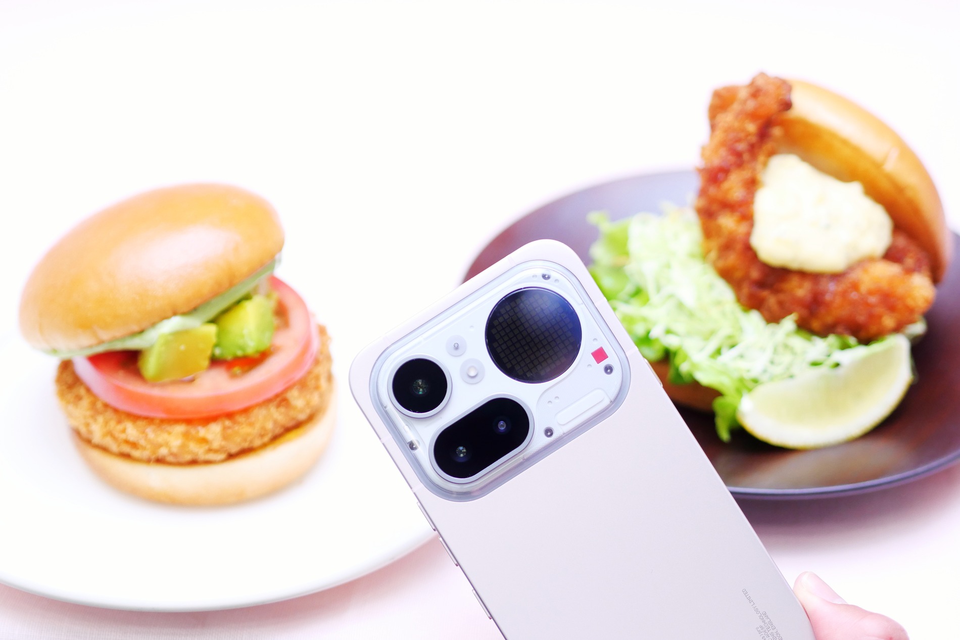 「エビカツバーガー、海老エビフライバーガー」と「Nothing Phone（4a）Pro」