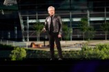 登壇するジェンスン・フアン氏