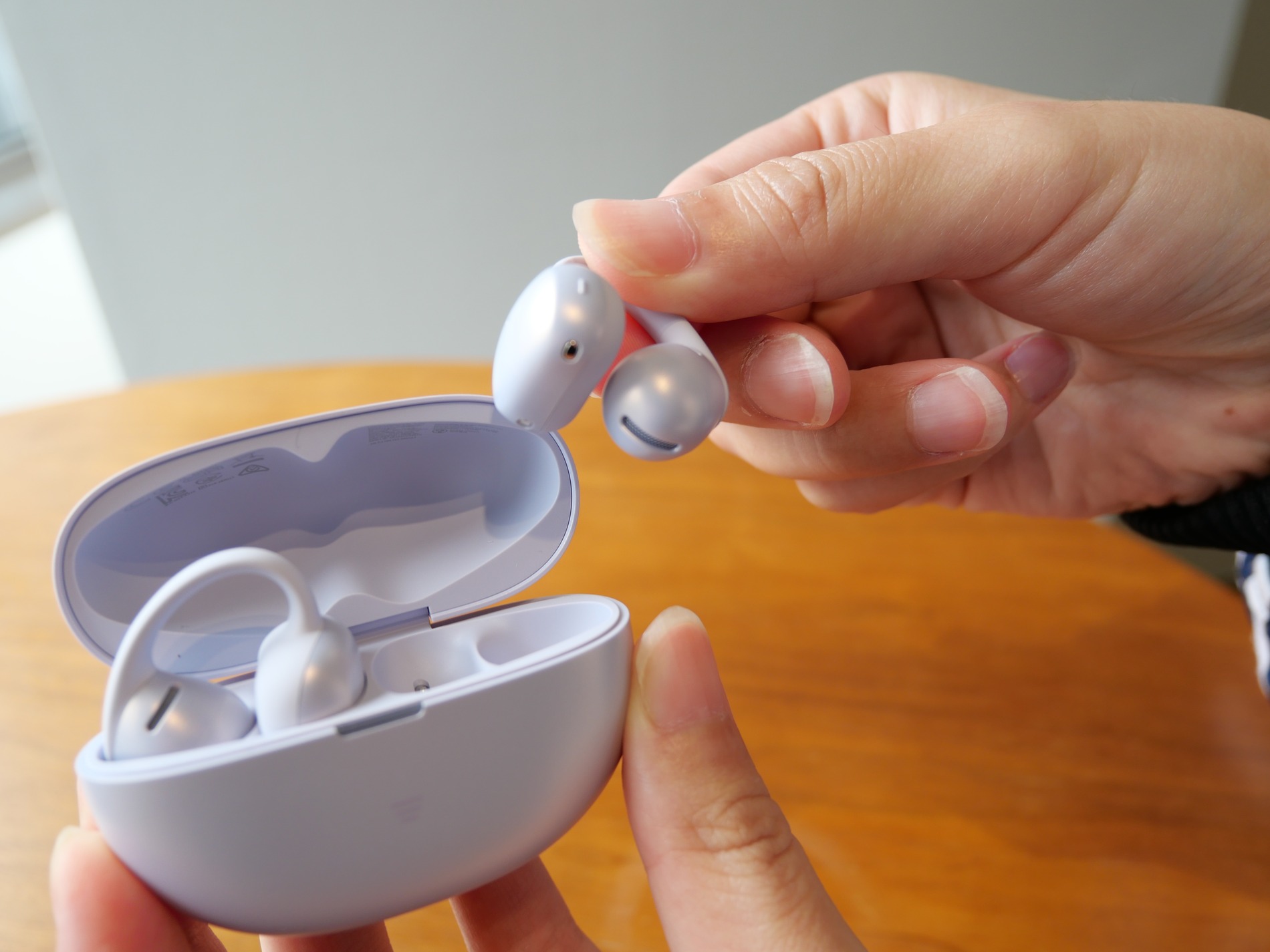 Shokzのイヤーカフ型イヤホン『OpenDots 2』と『OpenDots Air』