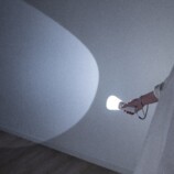 ストラップホールを使っているイメージ