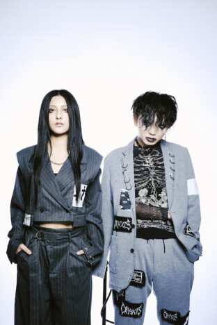 オルタナティブユニット CRYXIS、LGBTQ+の解放と希望を描く新曲「Somewhere Over the Rainbow」リリース