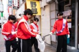 つば男渋谷クリーンパトロールの様子