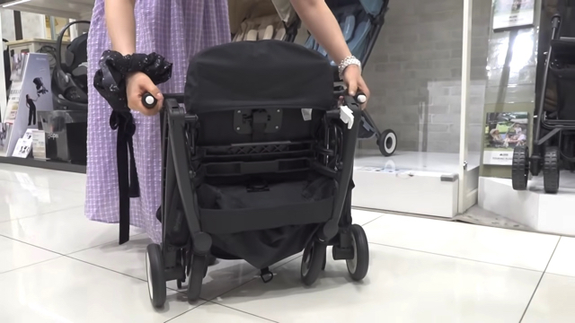 『アカチャンホンポ』で爆買いする中川翔子