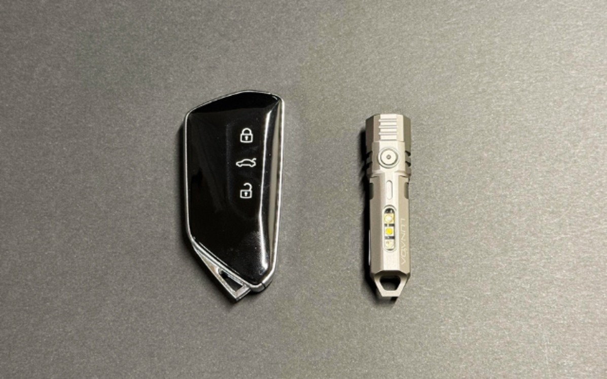 純チタン製超小型LEDライト『LUNADA T2』登場の画像