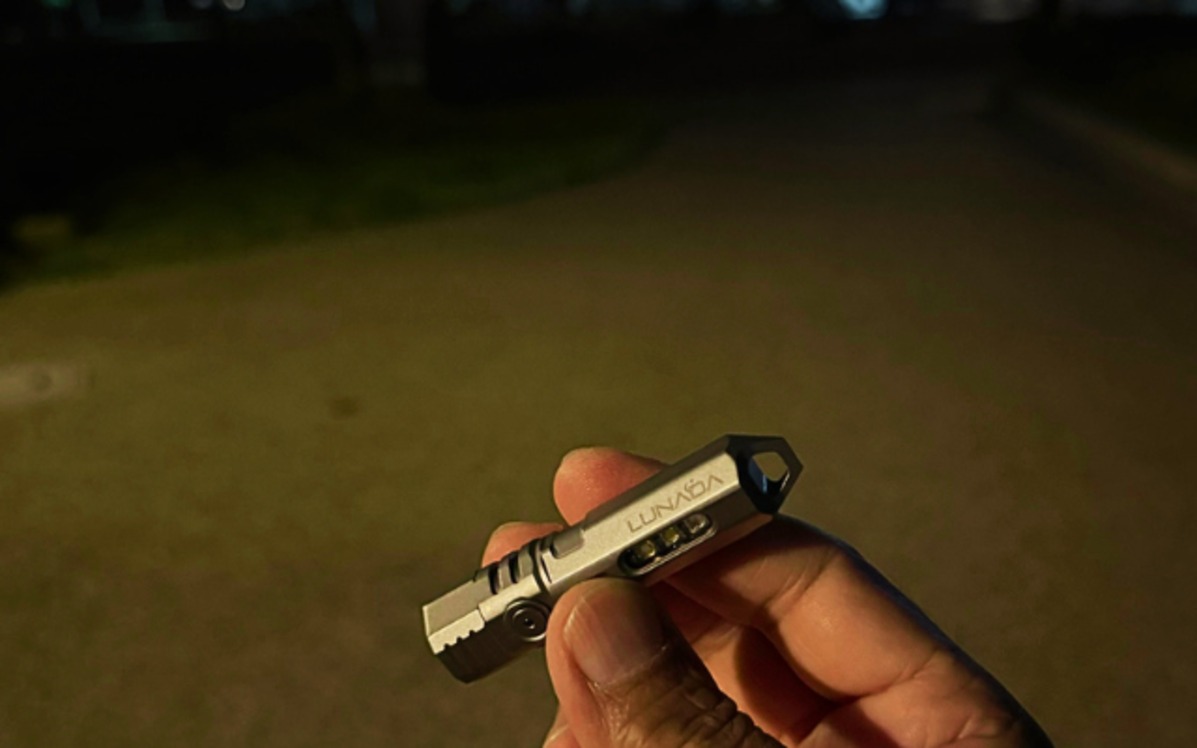 純チタン製超小型LEDライト『LUNADA T2』登場の画像