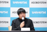Weverse Japan 代表取締役社長のムン・ジス氏、アソビシステム代表取締役 中川悠介氏