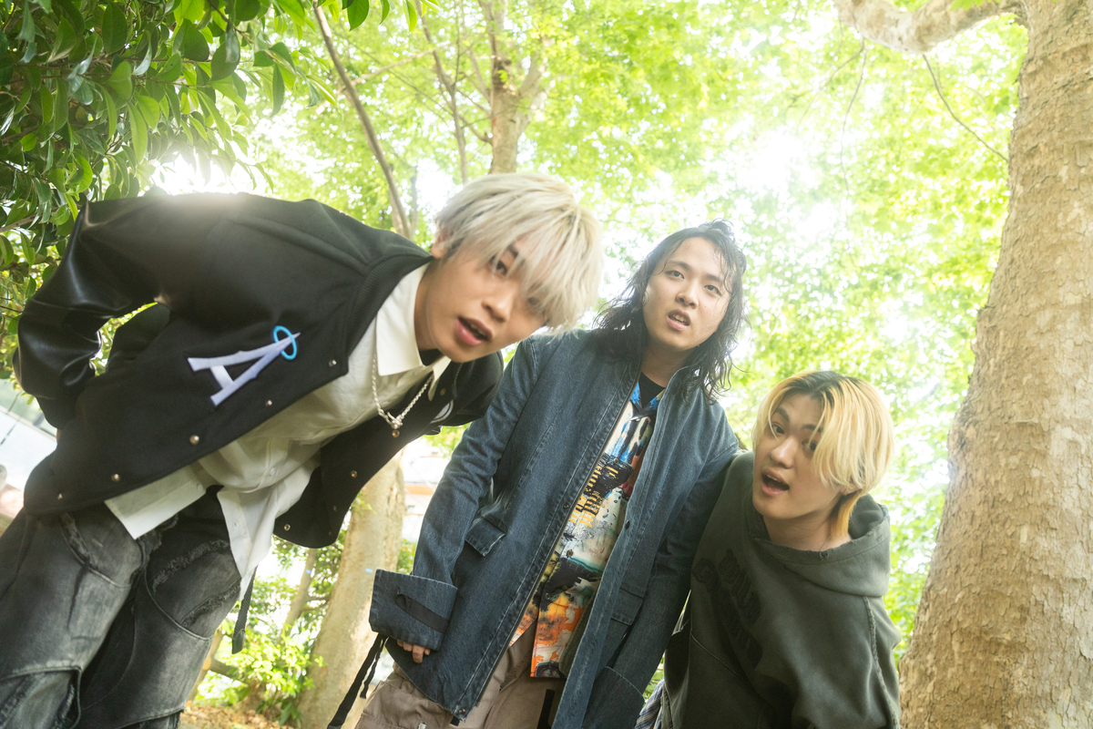 SARUKANIインタビュー写真（撮影＝秋倉康介）