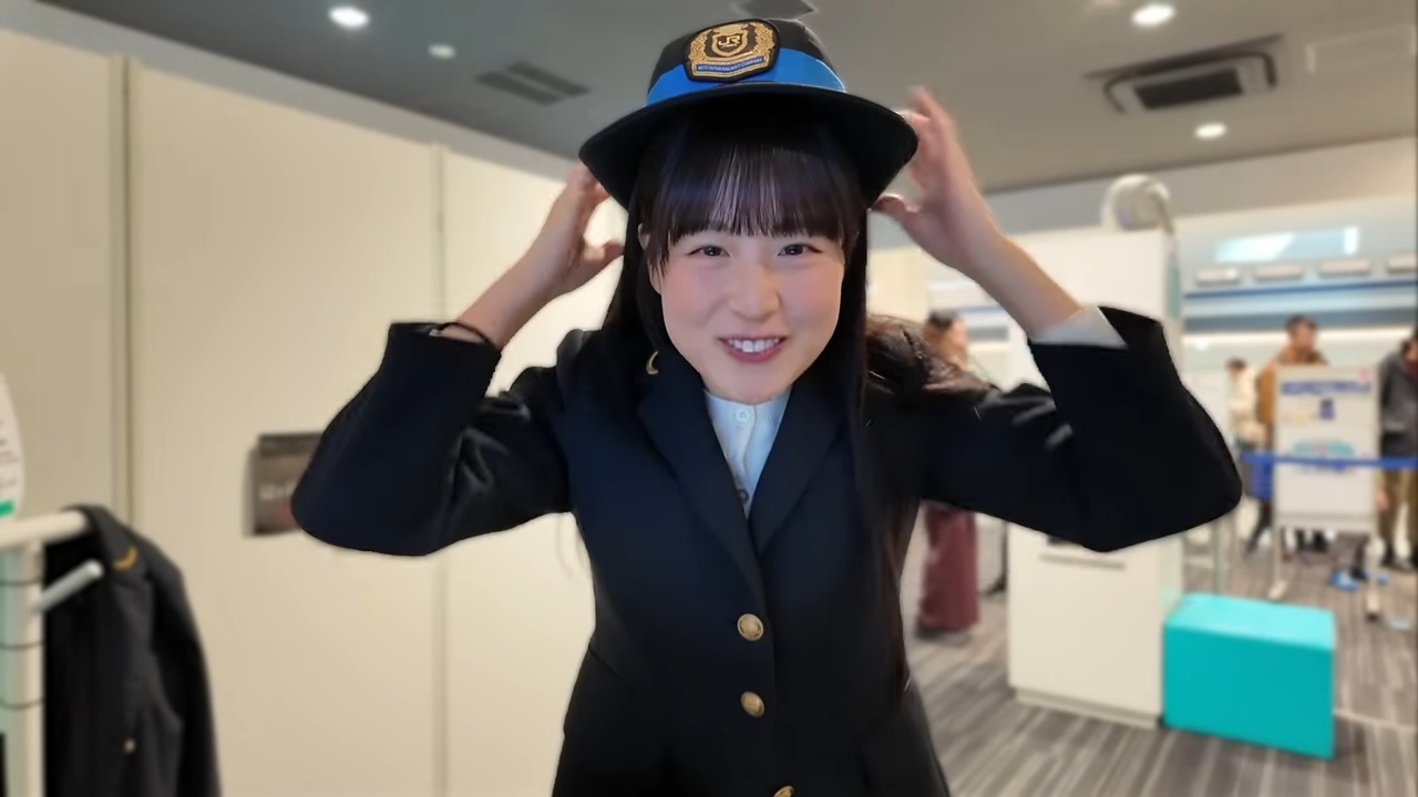 しおねる、鉄道博物館で0系新幹線に大興奮の画像