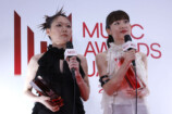 『MUSIC AWARDS JAPAN 2026』囲み取材に登場した羊文学（写真＝池村隆司）