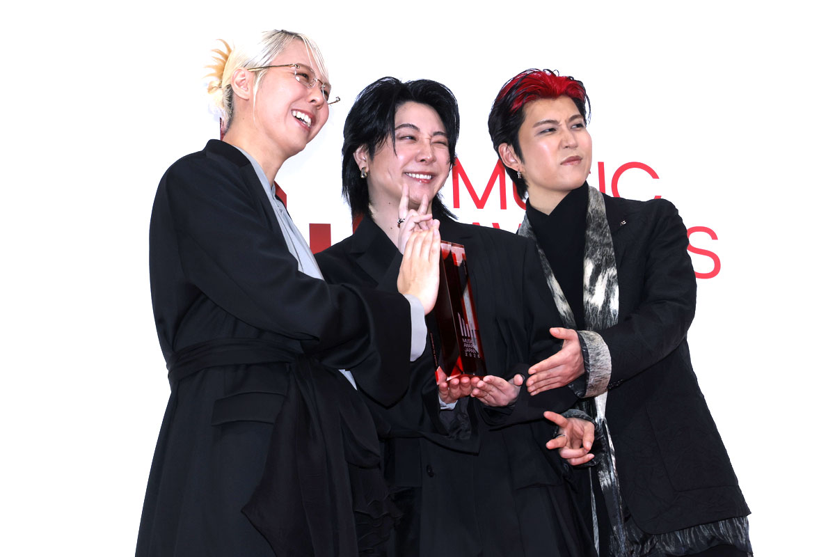 『MUSIC AWARDS JAPAN 2026』囲み取材に登場したMrs. GREEN APPLE(写真=池村隆司)