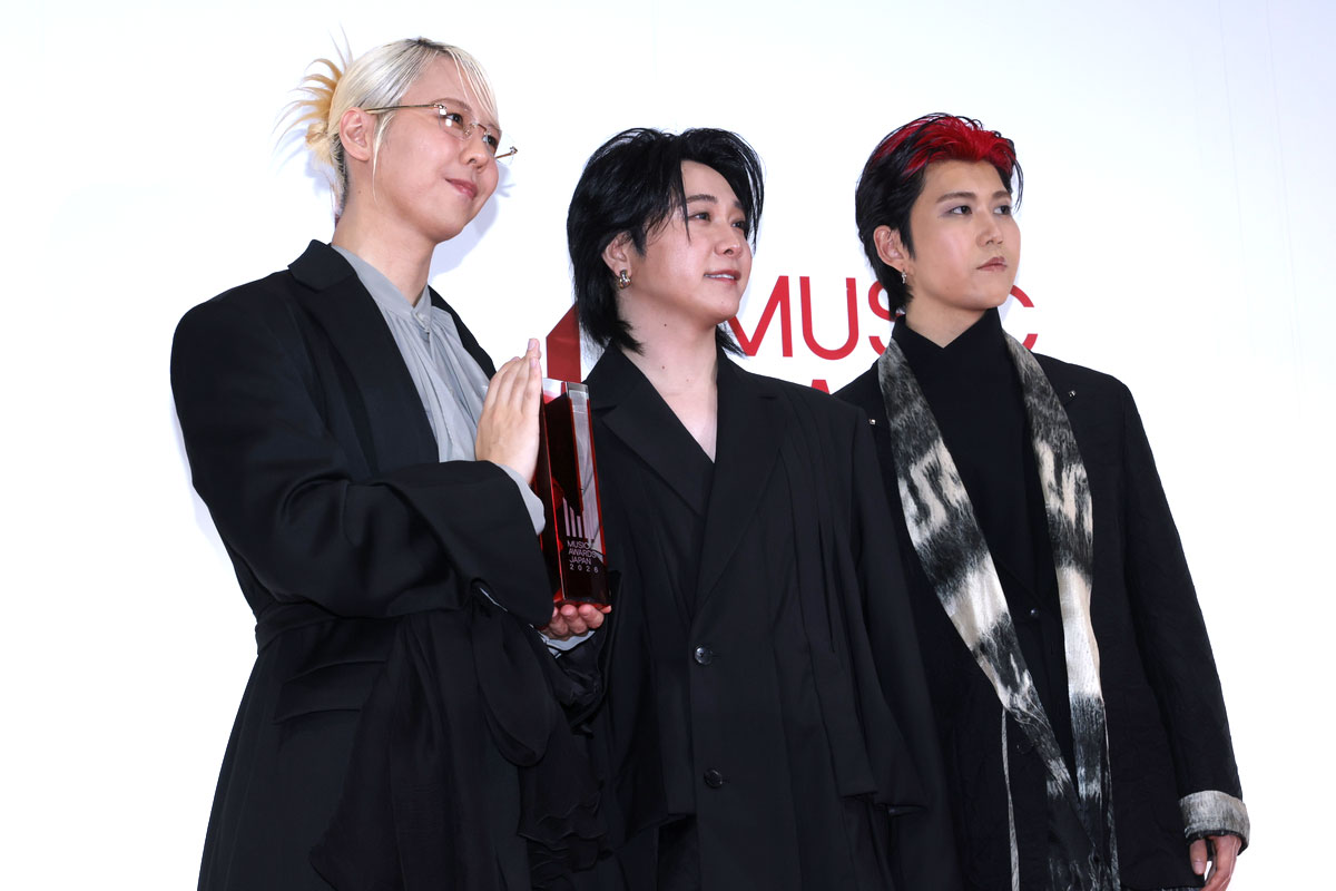 『MUSIC AWARDS JAPAN 2026』囲み取材に登場したMrs. GREEN APPLE(写真=池村隆司)