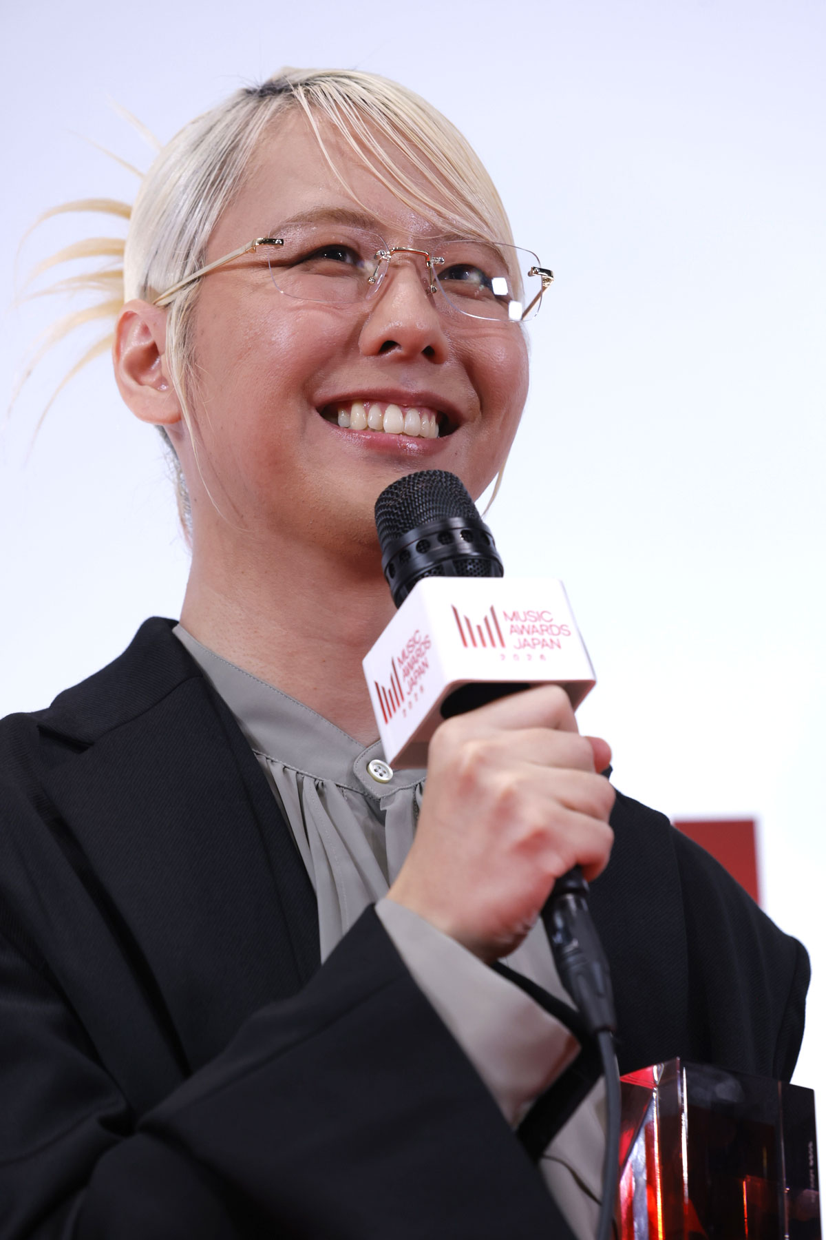 『MUSIC AWARDS JAPAN 2026』囲み取材に登場したMrs. GREEN APPLE（写真＝池村隆司）