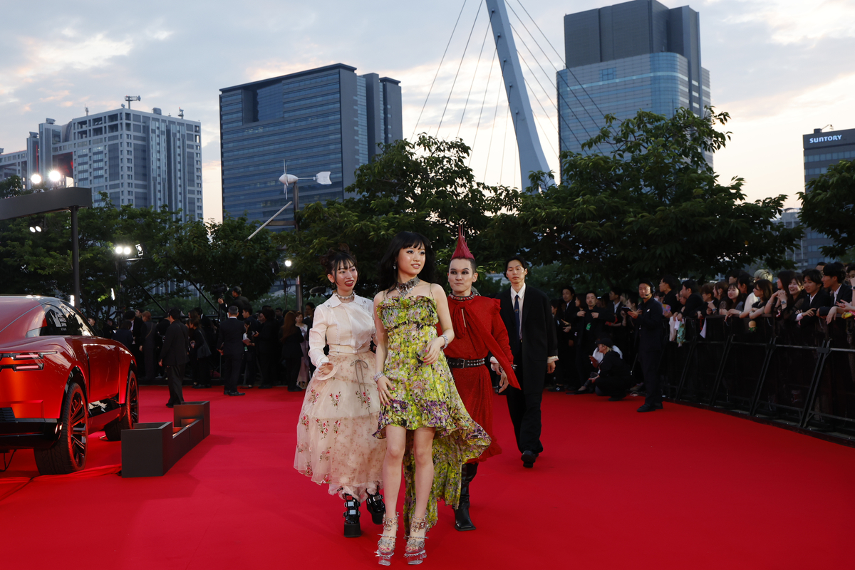 豪華アーティストが煌びやかな衣装で勢揃い　オフィシャル写真で振り返る『MUSIC AWARDS JAPAN 2026』レッドカーペットの画像10-4