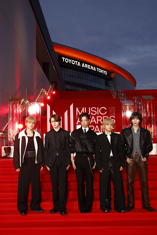 豪華アーティストが煌びやかな衣装で勢揃い　オフィシャル写真で振り返る『MUSIC AWARDS JAPAN 2026』レッドカーペットの画像3-6