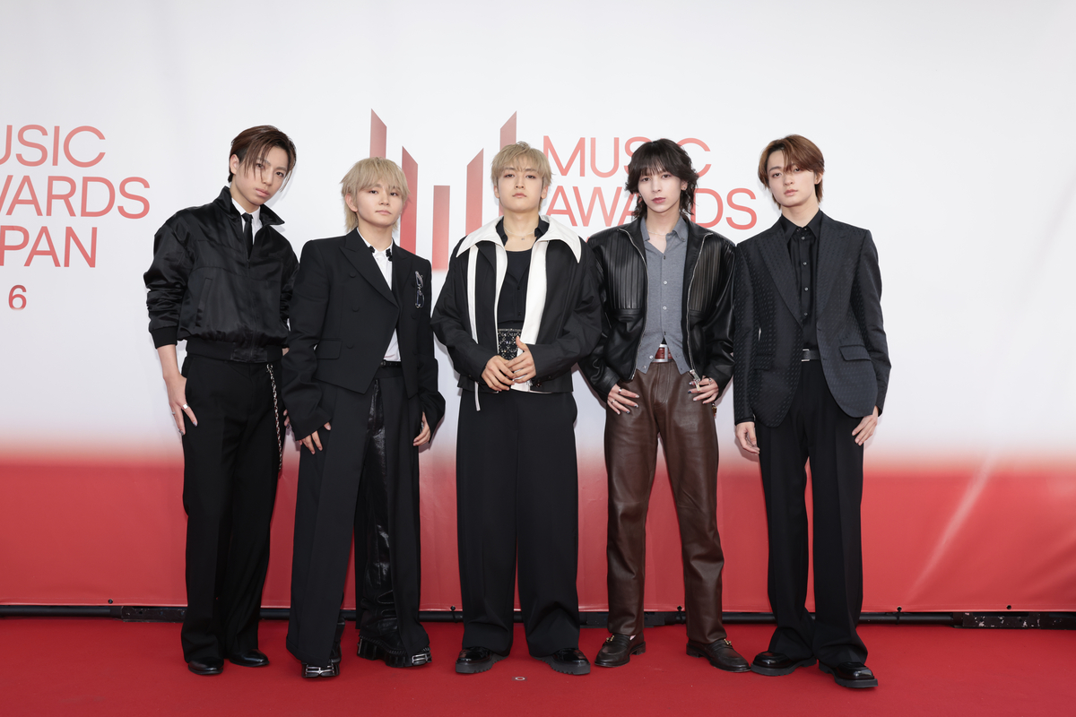 豪華アーティストが煌びやかな衣装で勢揃い　オフィシャル写真で振り返る『MUSIC AWARDS JAPAN 2026』レッドカーペットの画像3-3