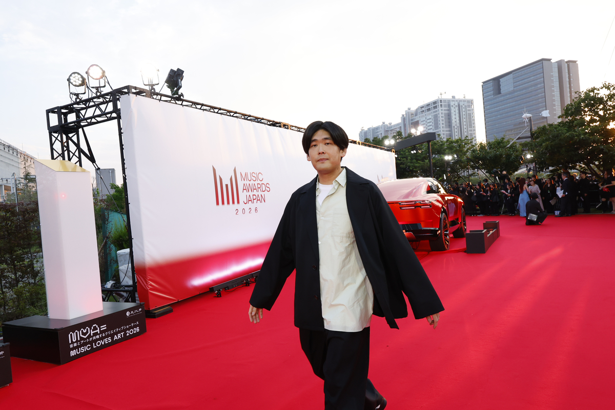 豪華アーティストが煌びやかな衣装で勢揃い　オフィシャル写真で振り返る『MUSIC AWARDS JAPAN 2026』レッドカーペットの画像11-2