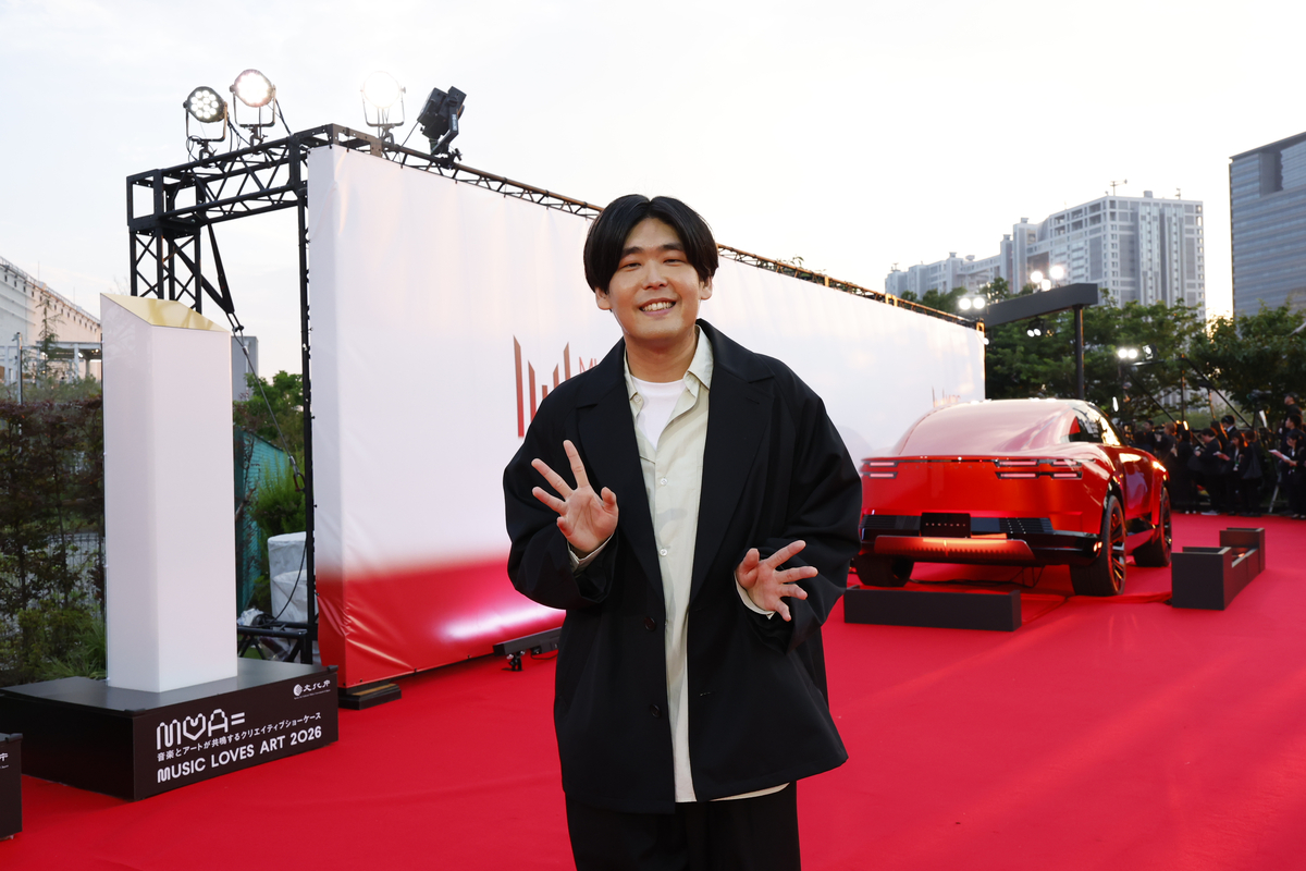 豪華アーティストが煌びやかな衣装で勢揃い　オフィシャル写真で振り返る『MUSIC AWARDS JAPAN 2026』レッドカーペットの画像11-3