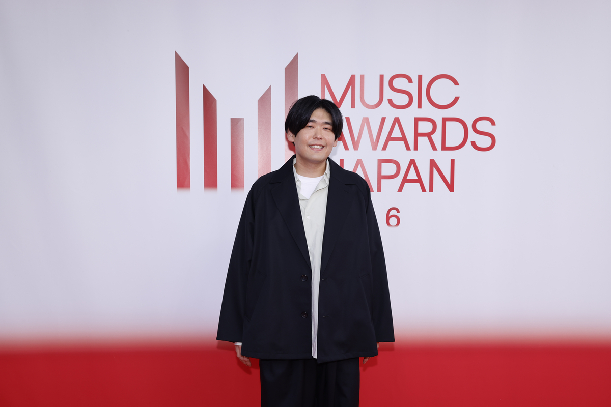 豪華アーティストが煌びやかな衣装で勢揃い　オフィシャル写真で振り返る『MUSIC AWARDS JAPAN 2026』レッドカーペットの画像11-4