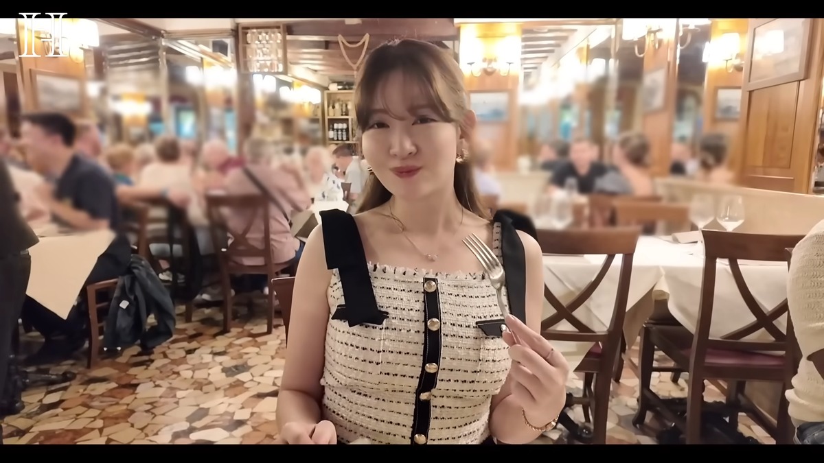 小嶋陽菜 公式YouTubeチャンネルより