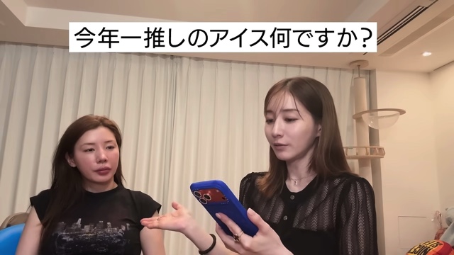 ファンからの質問に答える仲里依紗と田中みな実