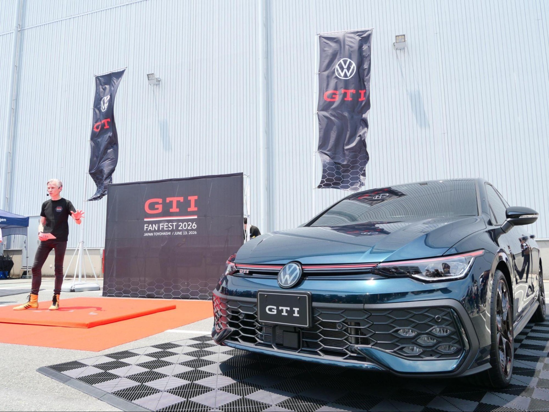 GTI誕生50周年を記念した「Golf GTI 50周年記念特別仕様車」の日本仕様パイロットモデル