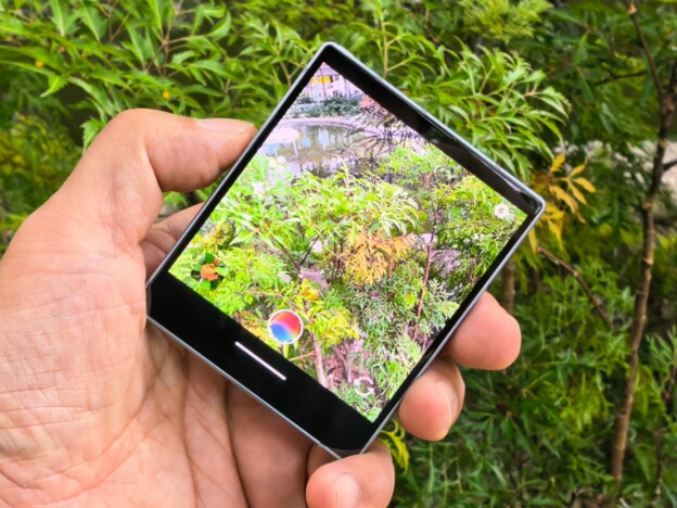 こんなスマホ、日本でもほしい！　手のひらサイズのかわいいミニスマホ『MindOne Pro』を試してみた