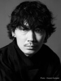 ASUS、アンバサダーには俳優の綾野剛を起用