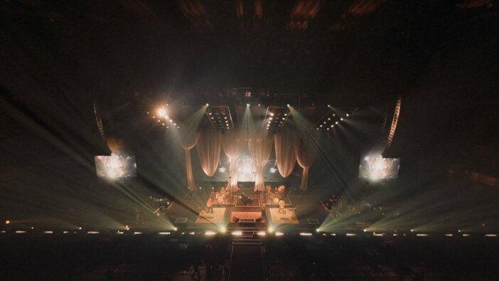 RADWIMPS、映像作品『20th ANNIVERSARY LIVE TOUR』より「賜物」ライブ映像公開 Netflixで世界独占配信も