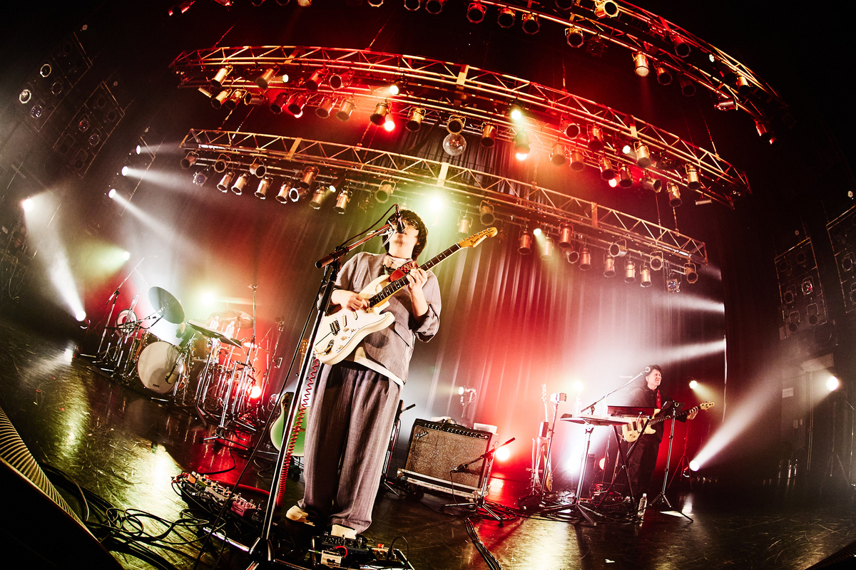 崎山蒼志 ライブ写真（撮影＝KEIKO TANABE）
