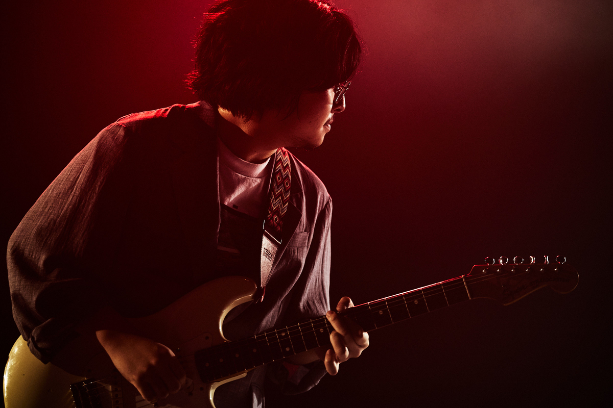 崎山蒼志 ライブ写真（撮影＝KEIKO TANABE）