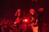AA= ライブ写真（撮影＝YOSHIFUMI SHIMIZU）