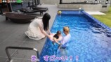 ヴィラを満喫するヒカルと加藤