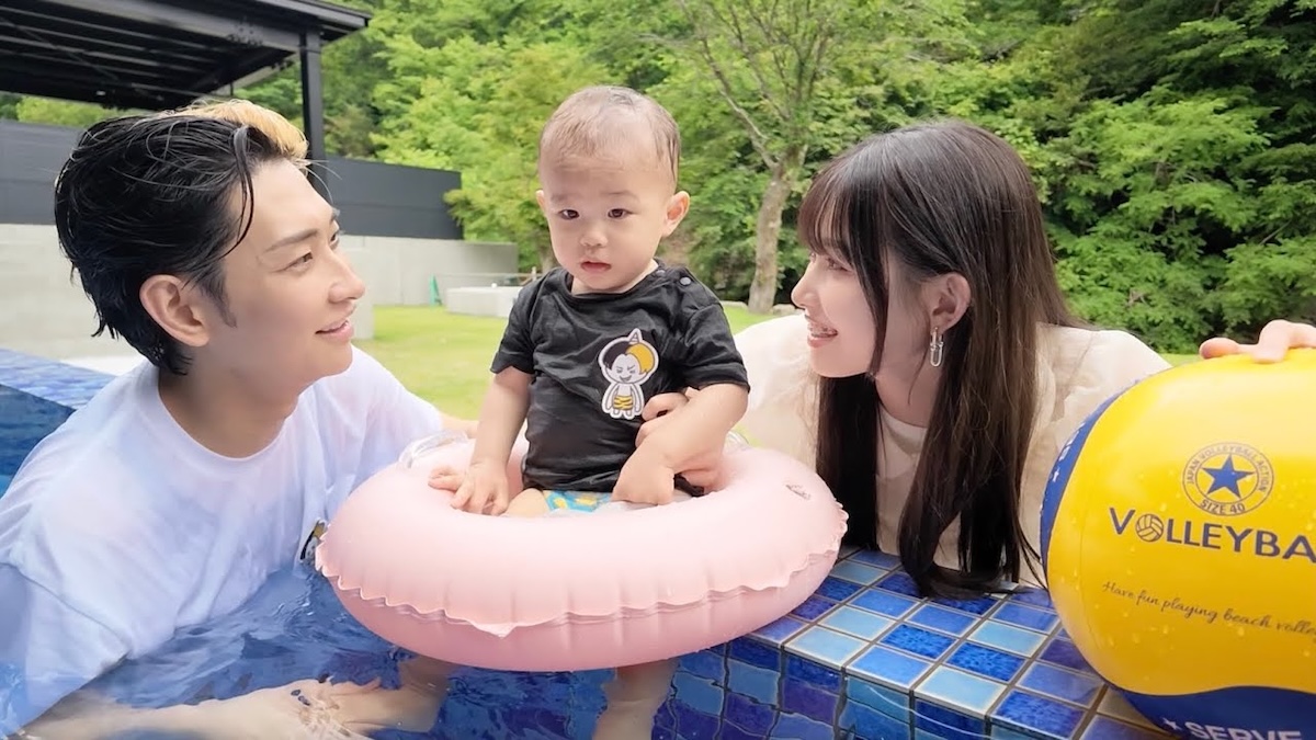 ヴィラを満喫するヒカルと加藤