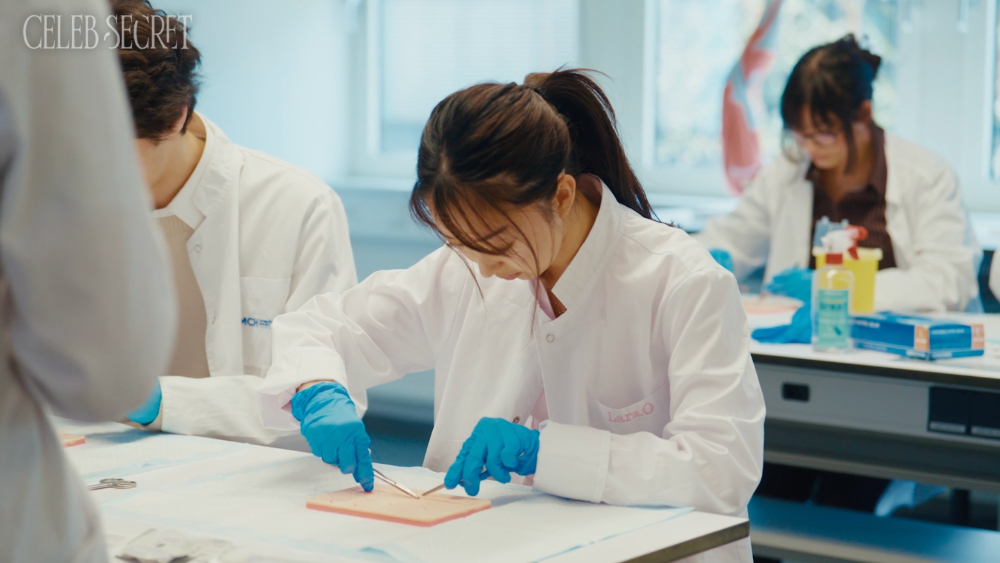 『CELEB SECRET』#1より