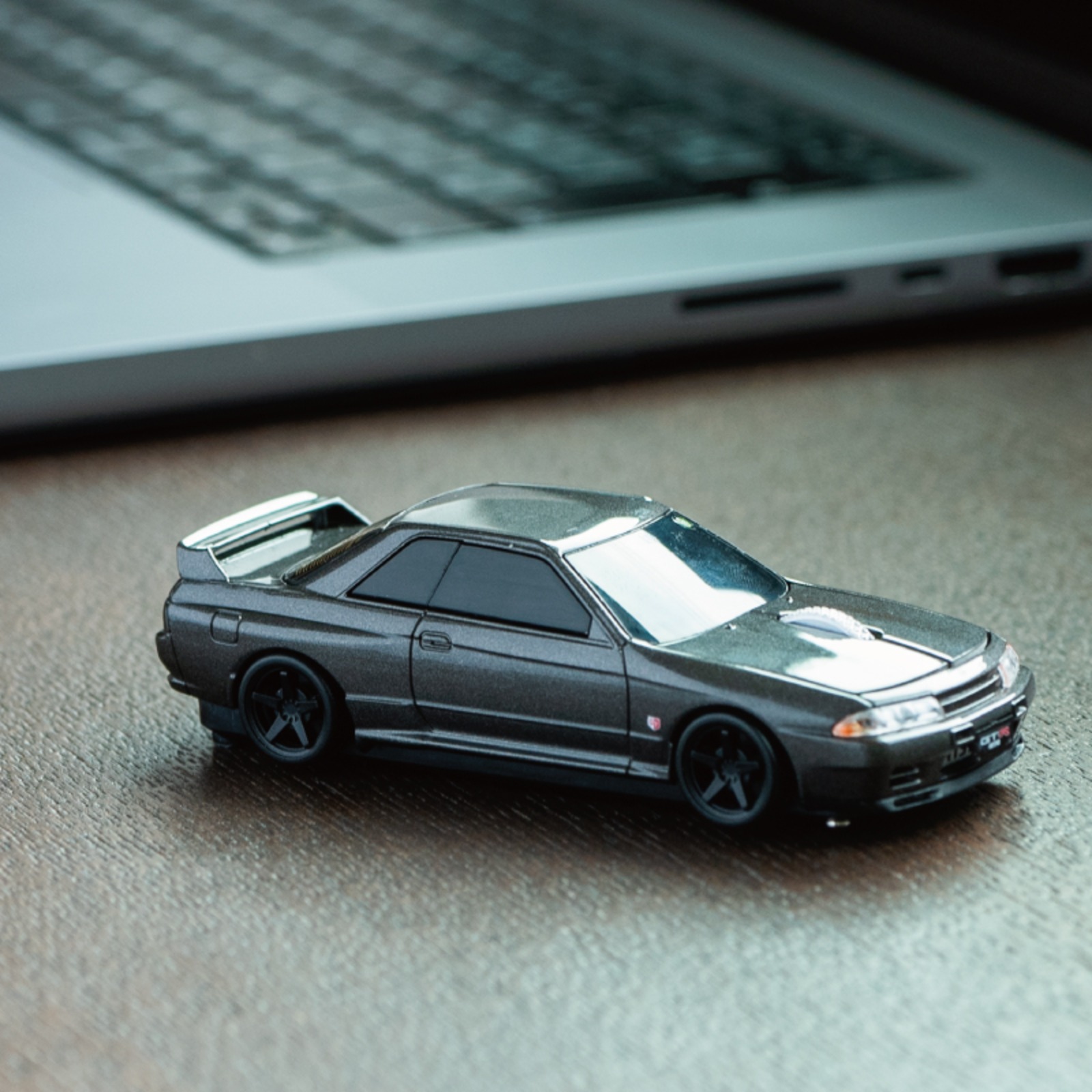 「日産スカイラインGT-R(BNR32)型の無線マウス