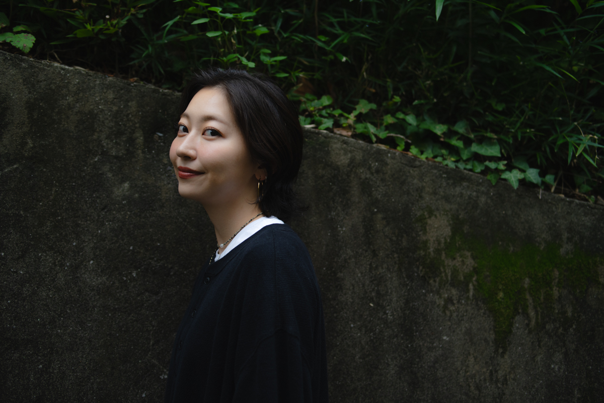 鈴木真海子インタビュー写真（撮影＝まくらあさみ）