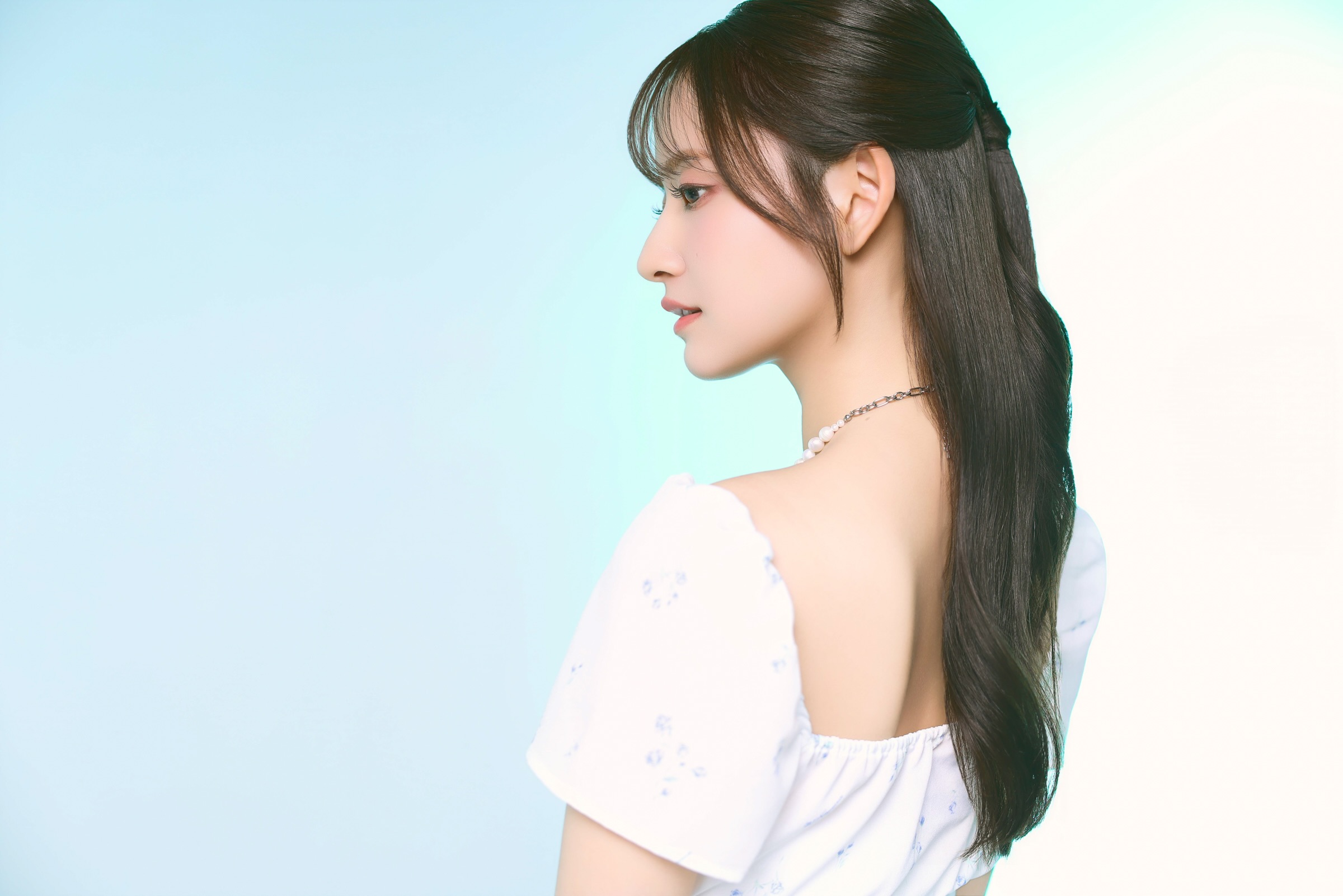 乃木坂46金川紗耶 1st写真集インタビューの画像