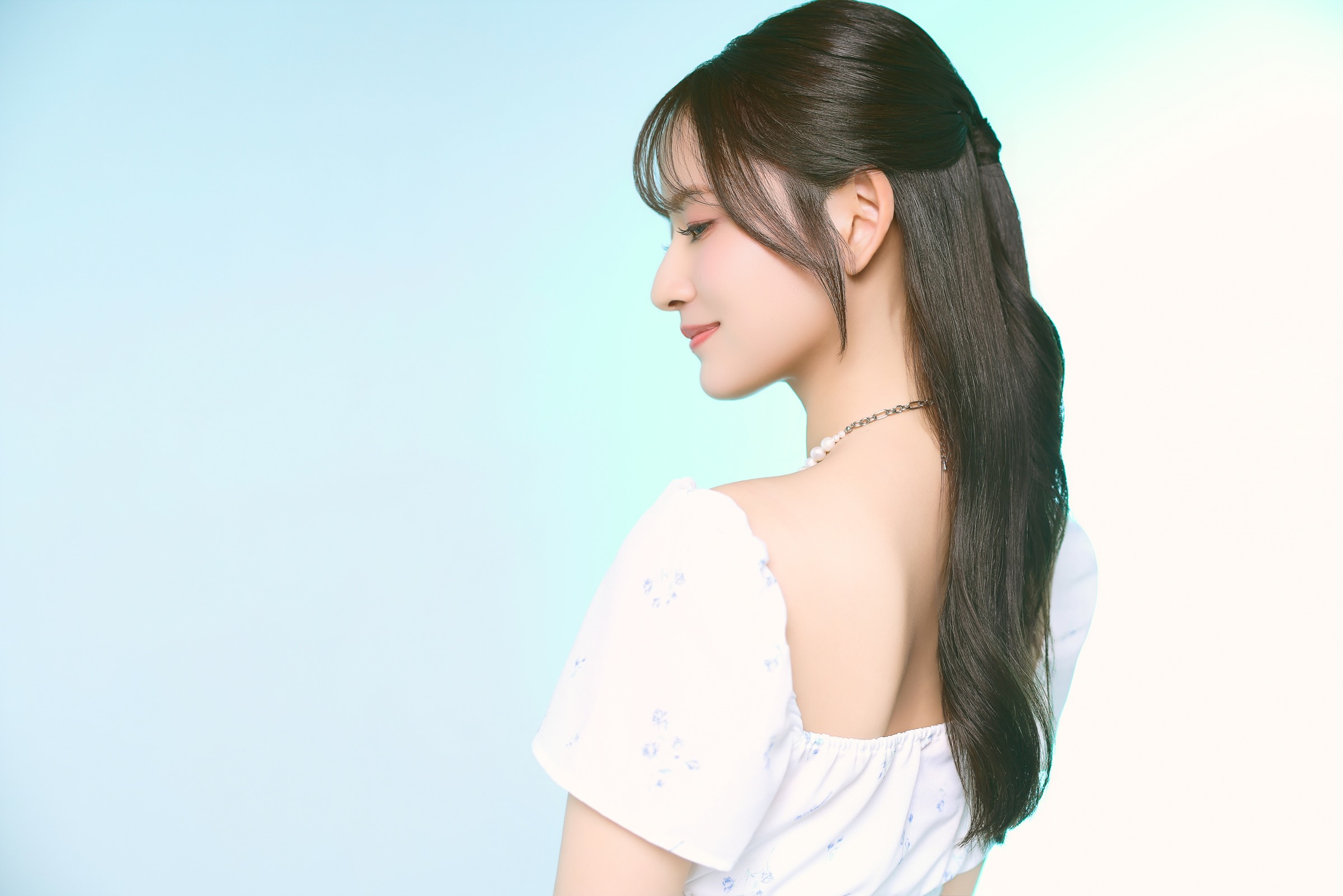 乃木坂46金川紗耶 1st写真集インタビューの画像