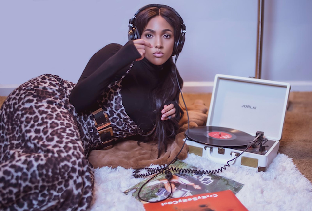 Nefertitti Avani