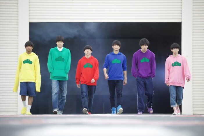 目黒蓮と佐野晶哉、俳優としての資質はどう違う？　『おそ松さん』チョロ松役から比較分析