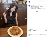 生見愛瑠、“あざとかわいい”食事中オフショの画像